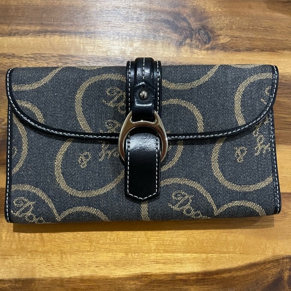 Dooney & Bourke Signature Heart Trifold Wallet - Picture 1 of 6
